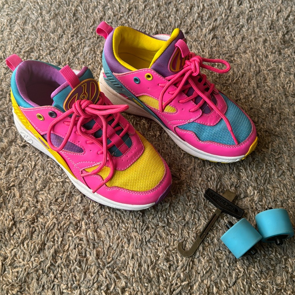 Size 2 Youth Heelys